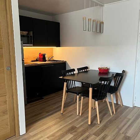 Appartement De La Fontaine A La Tour Du Pin Hyper Centre Parking Prive Εξωτερικό φωτογραφία