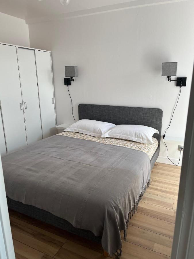 Appartement De La Fontaine A La Tour Du Pin Hyper Centre Parking Prive Εξωτερικό φωτογραφία