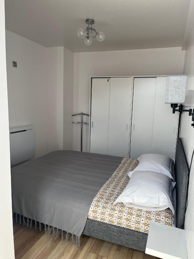 Appartement De La Fontaine A La Tour Du Pin Hyper Centre Parking Prive Εξωτερικό φωτογραφία