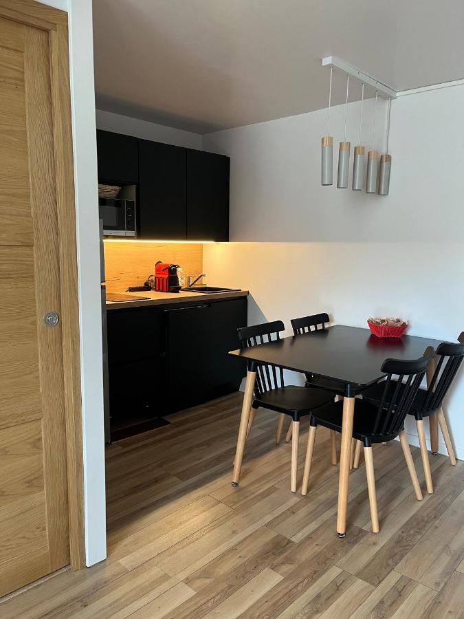 Appartement De La Fontaine A La Tour Du Pin Hyper Centre Parking Prive Εξωτερικό φωτογραφία